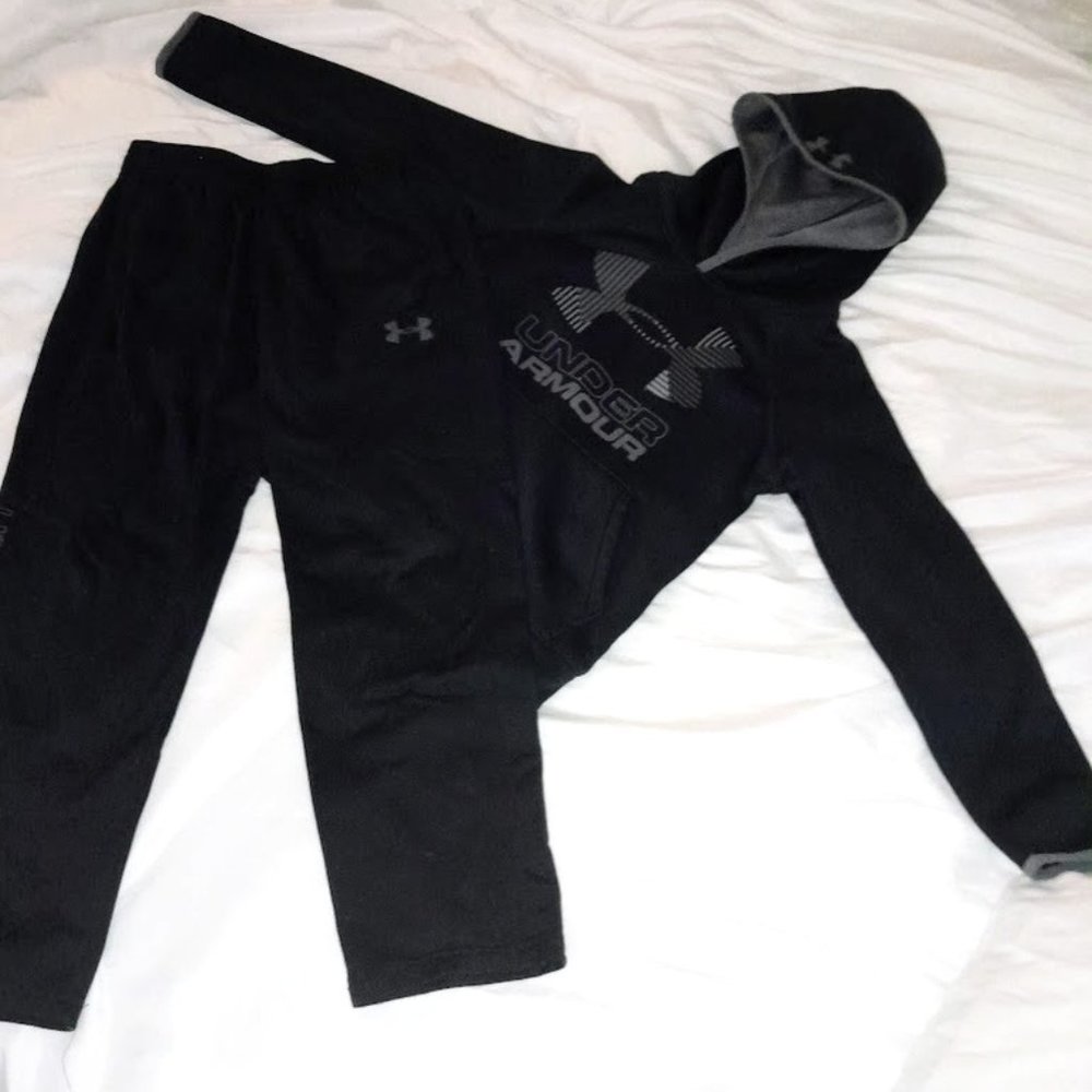 Under Armour Boys Size 7 Sweatshirt & Sweatpants | Gently Used, Great Condition